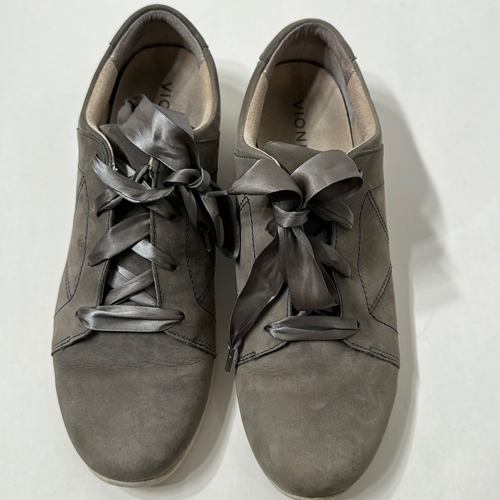 Vionic Lindsey Leather Sneakers Gray Fashion Lace-Up size 11